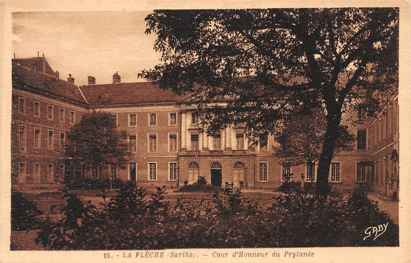 La Flèche - 1900-1945 - edit Gaby n°65 Cour d'Honneur du Prytanée