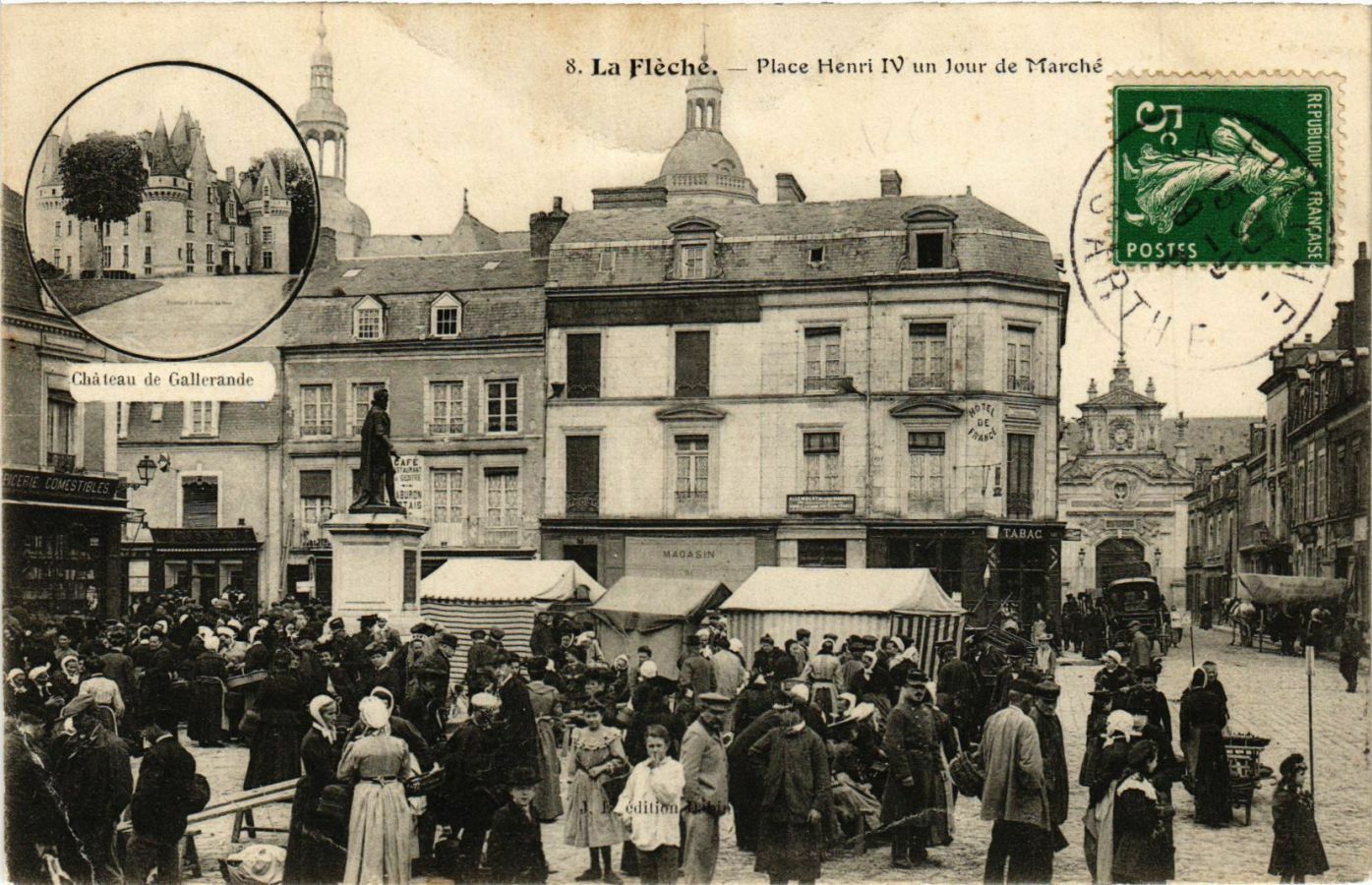 La Flèche - 1900-1945 - edit J Bouverert n°8 Place Henri IV un jour de Marché