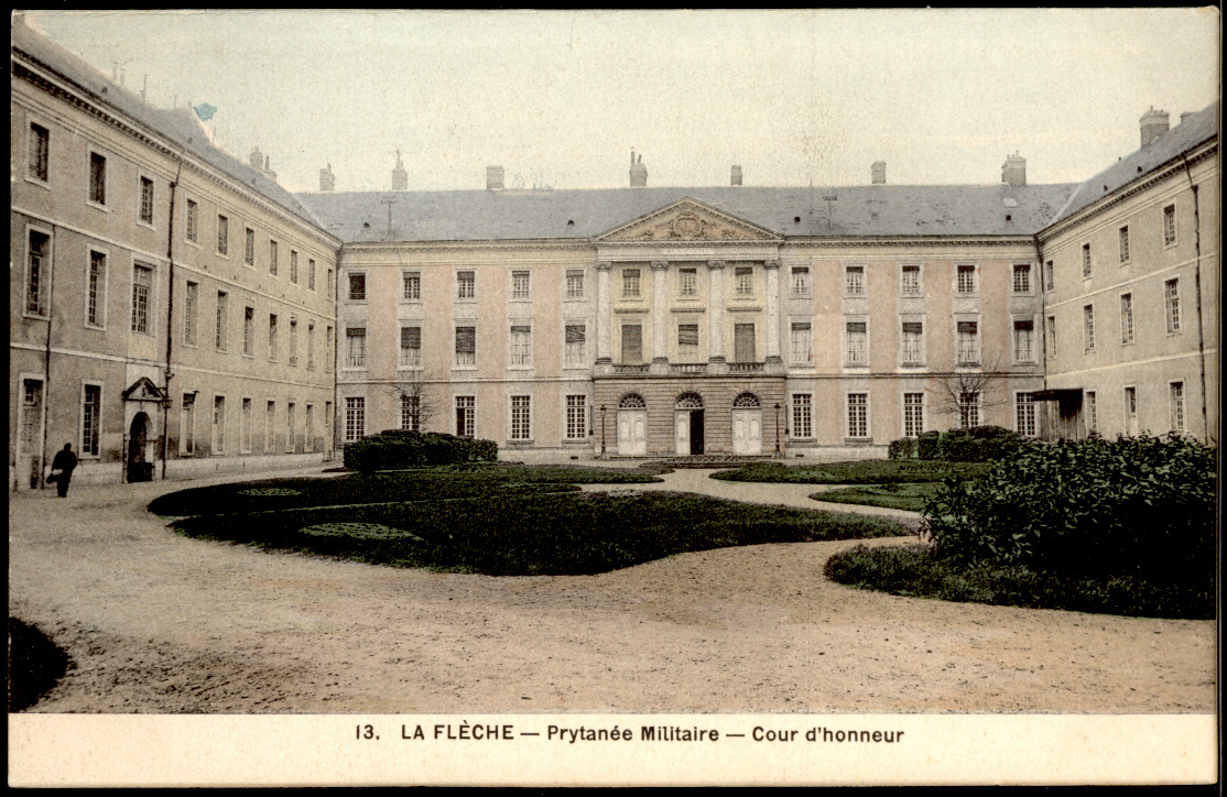 La Flèche - n°13 Prytanée Militaire - Cour d'honneur - Couleur