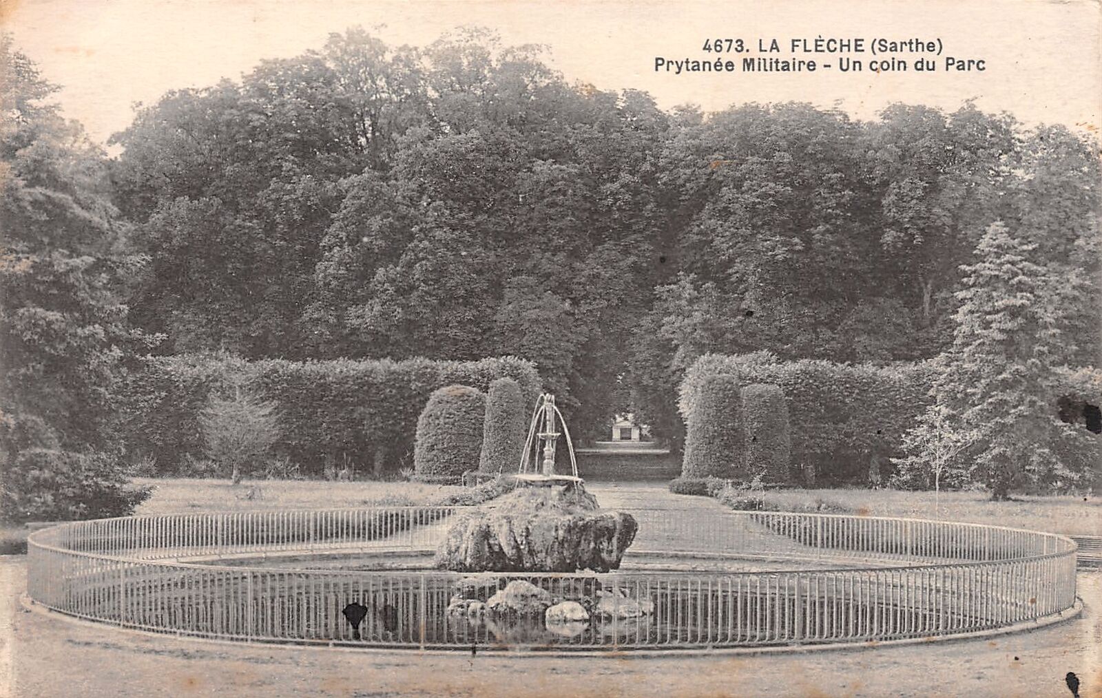 La Flèche - 1900-1945 - n°4673 Prytanée Militaire - Un coin du Parc