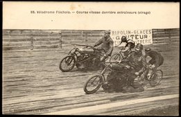 La Flèche - edit G Thibault n°088 Le Vélodrome - Course vitesse derrière entraineurs - 1900-1945
